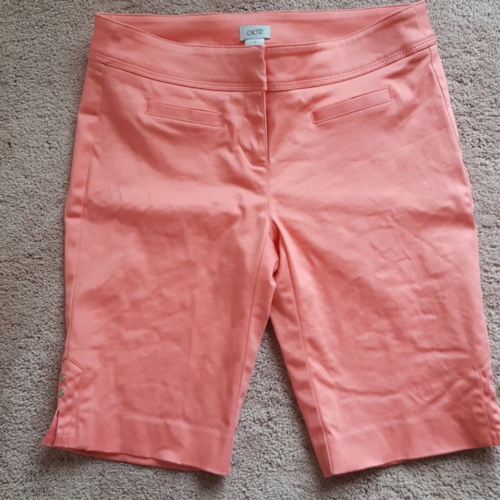 Cache Bermuda shorts